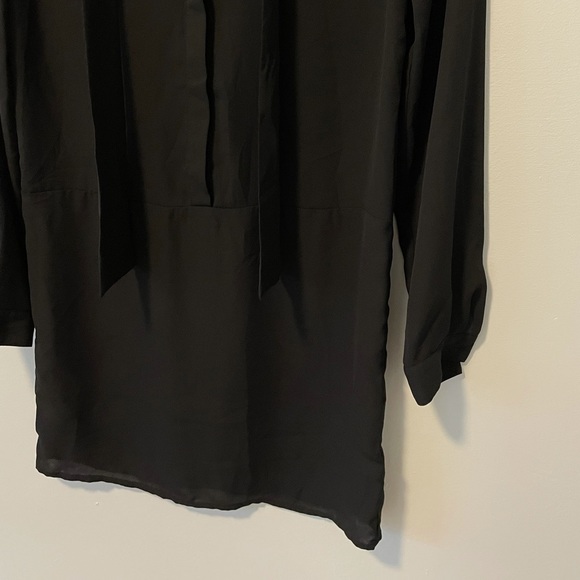 Romeo + Juliet Couture Black Sheer Tunic Blouse - Picture 4 of 12